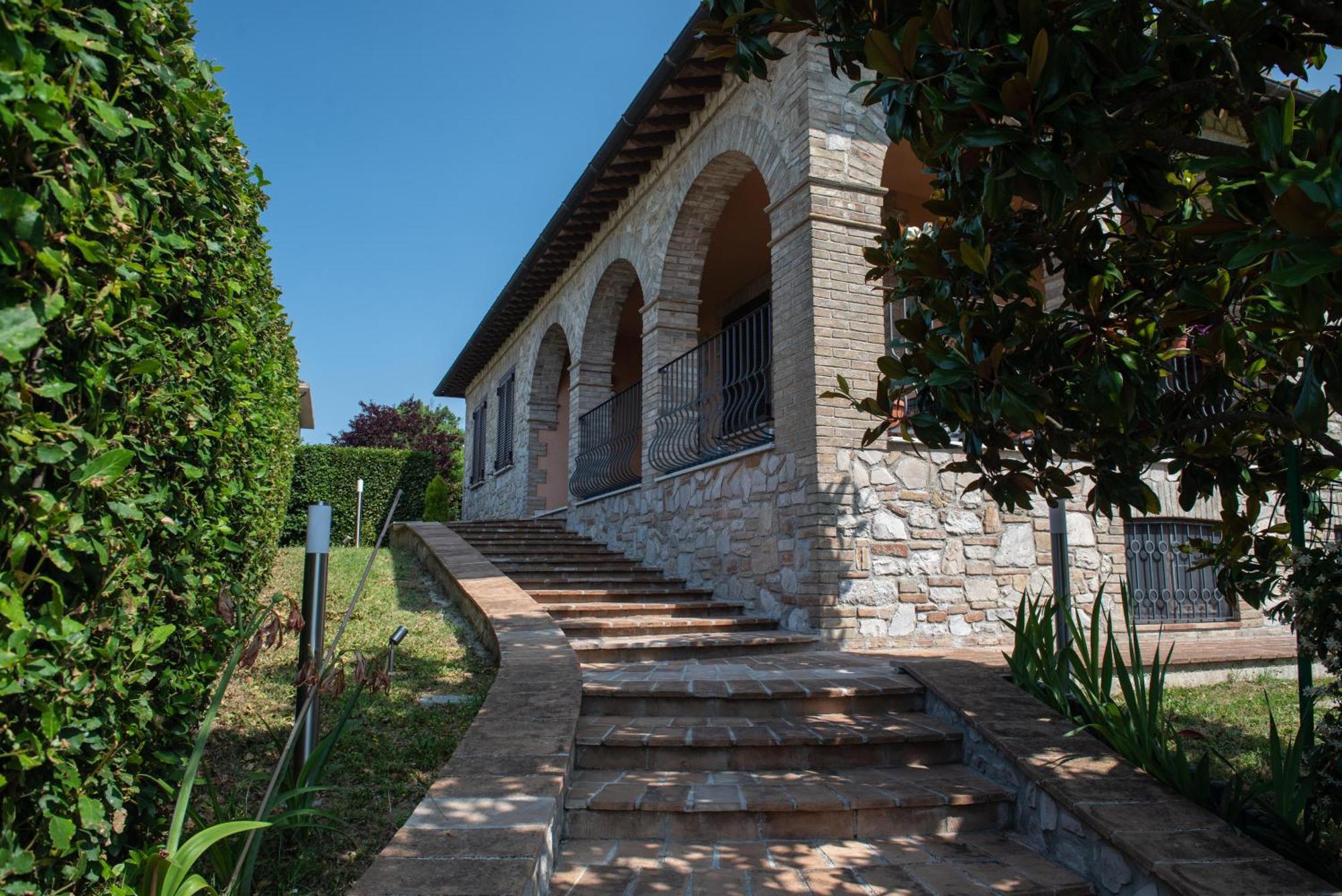 Dolce Alba Acomodação com café da manhã Montecastrilli Exterior foto